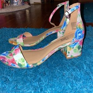 Floral chunky heel sandals. Only worn once.🌸